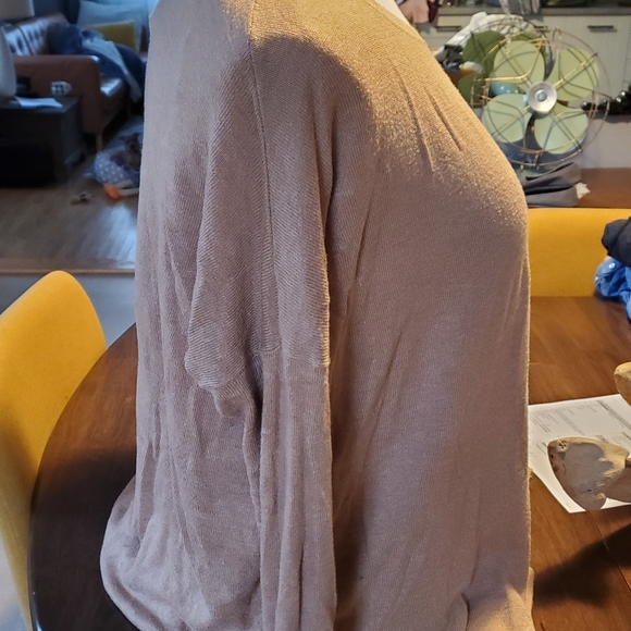 Light brown sweater - Picture 2 of 3